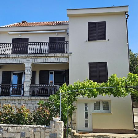 Vila Beleca Krk - Apartments Rest & Sea Đảo Krk Ngoại thất bức ảnh