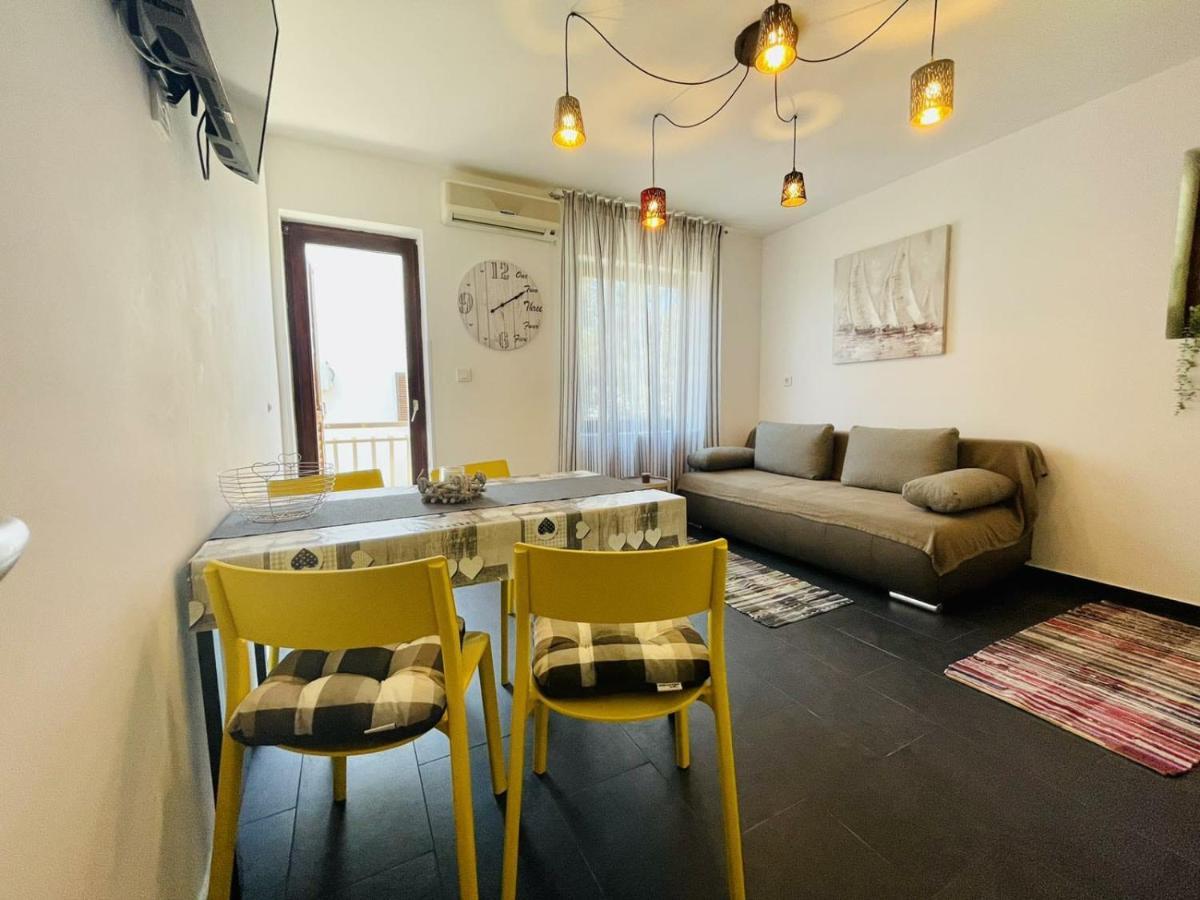 Vila Beleca Krk - Apartments Rest & Sea Đảo Krk Ngoại thất bức ảnh