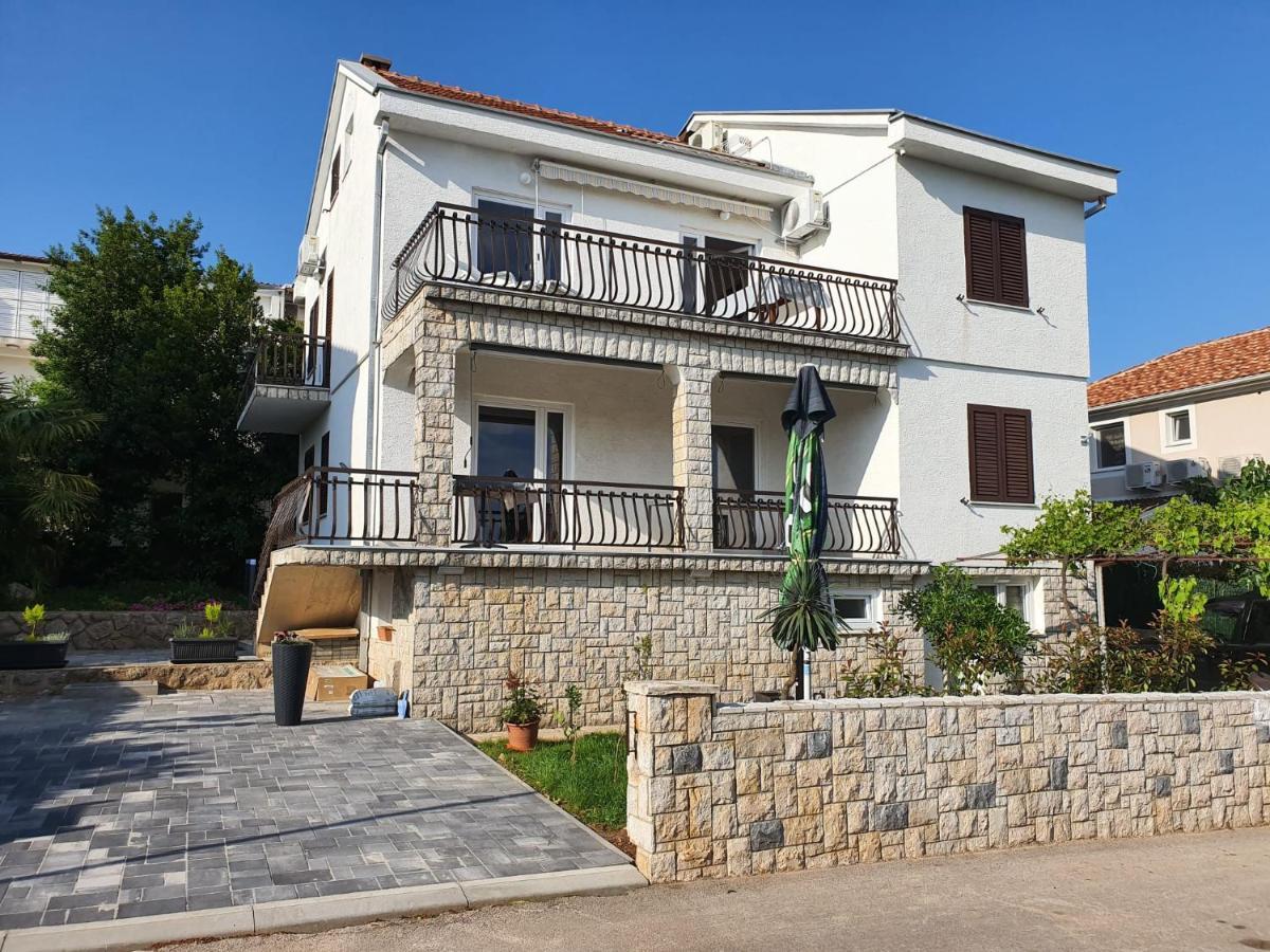 Vila Beleca Krk - Apartments Rest & Sea Đảo Krk Ngoại thất bức ảnh