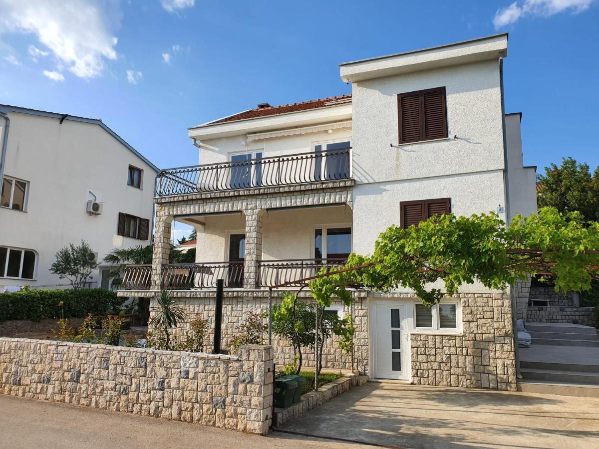 Vila Beleca Krk - Apartments Rest & Sea Đảo Krk Ngoại thất bức ảnh